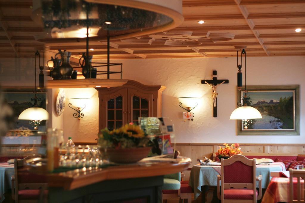 Seehotel Boutique Jaegerhof-Hubertus Faulensee Esterno foto