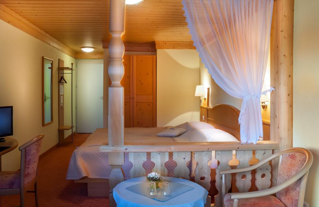 Seehotel Boutique Jaegerhof-Hubertus Faulensee Esterno foto