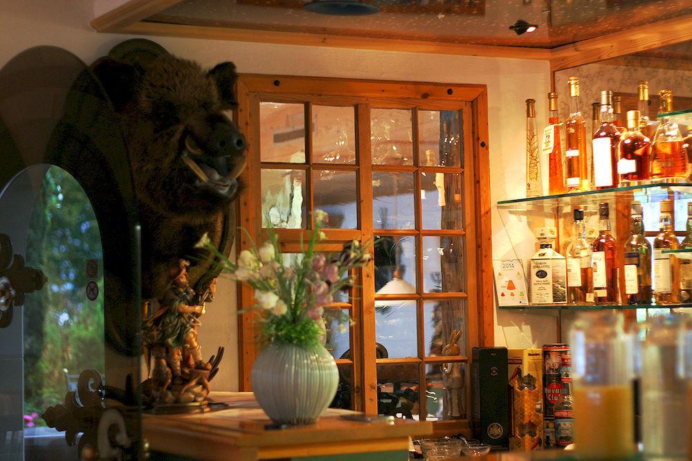 Seehotel Boutique Jaegerhof-Hubertus Faulensee Esterno foto