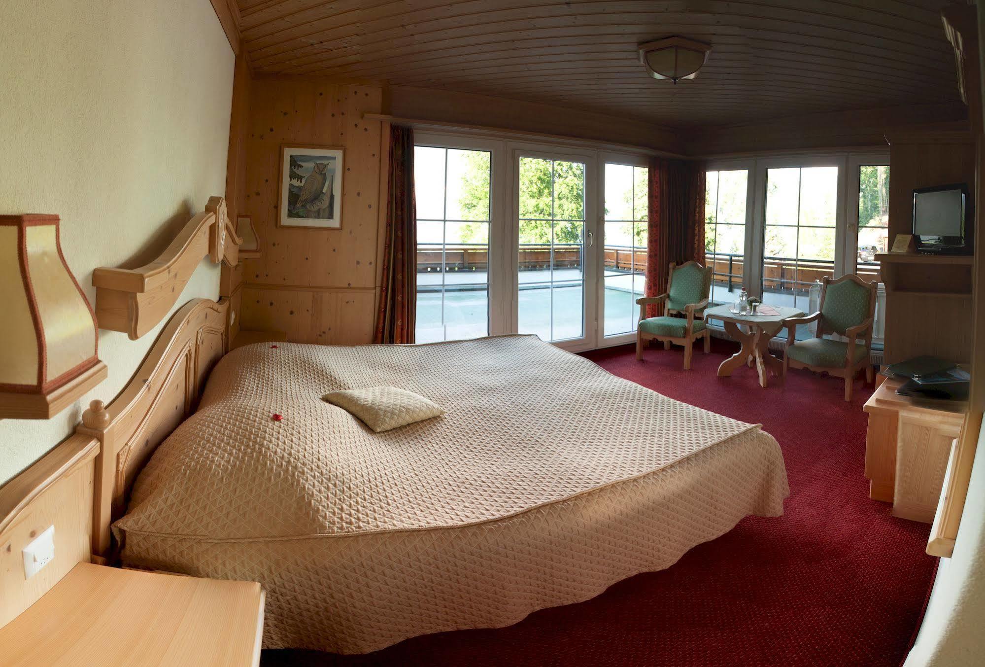 Seehotel Boutique Jaegerhof-Hubertus Faulensee Esterno foto