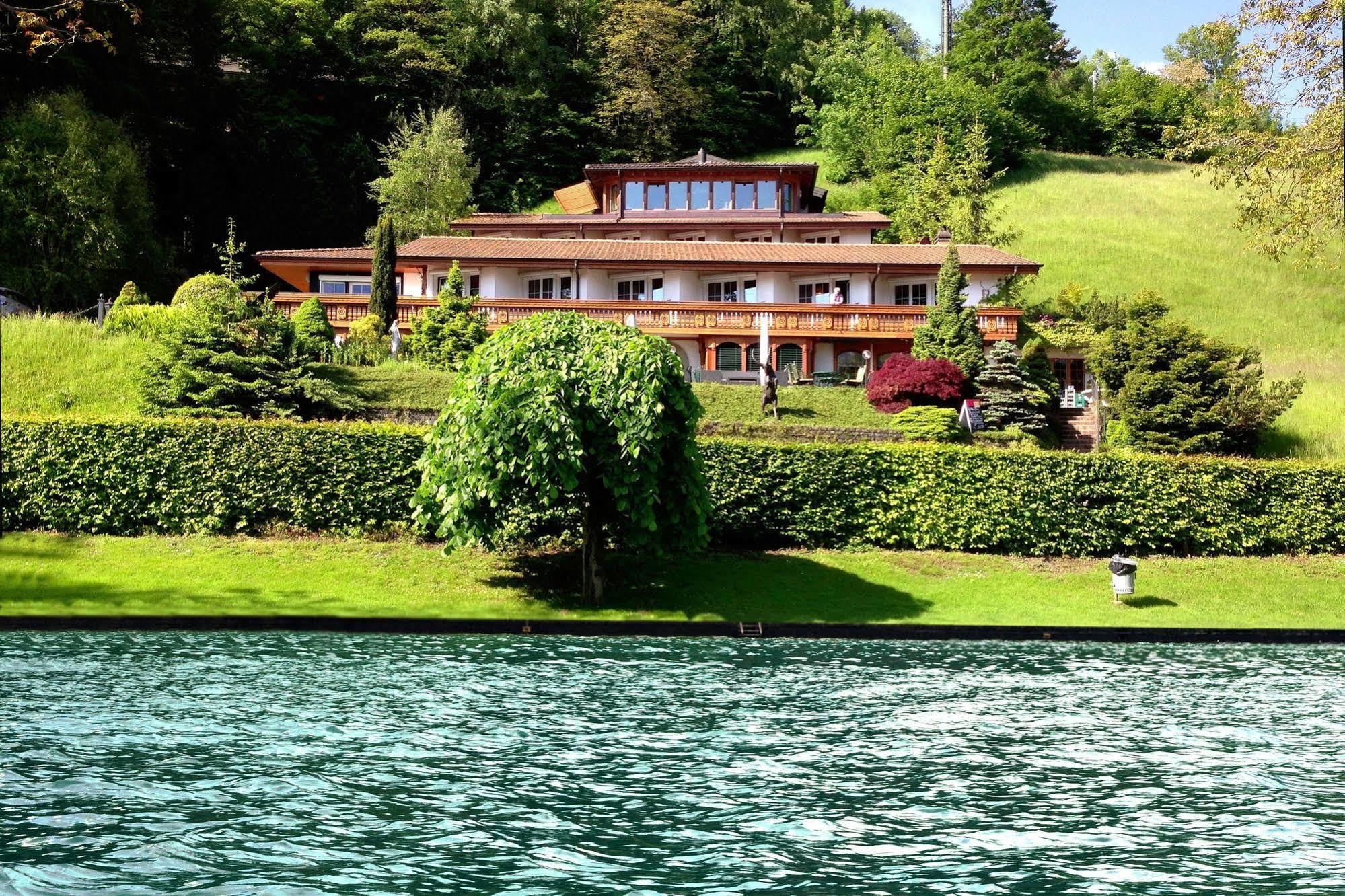 Seehotel Boutique Jaegerhof-Hubertus Faulensee Esterno foto